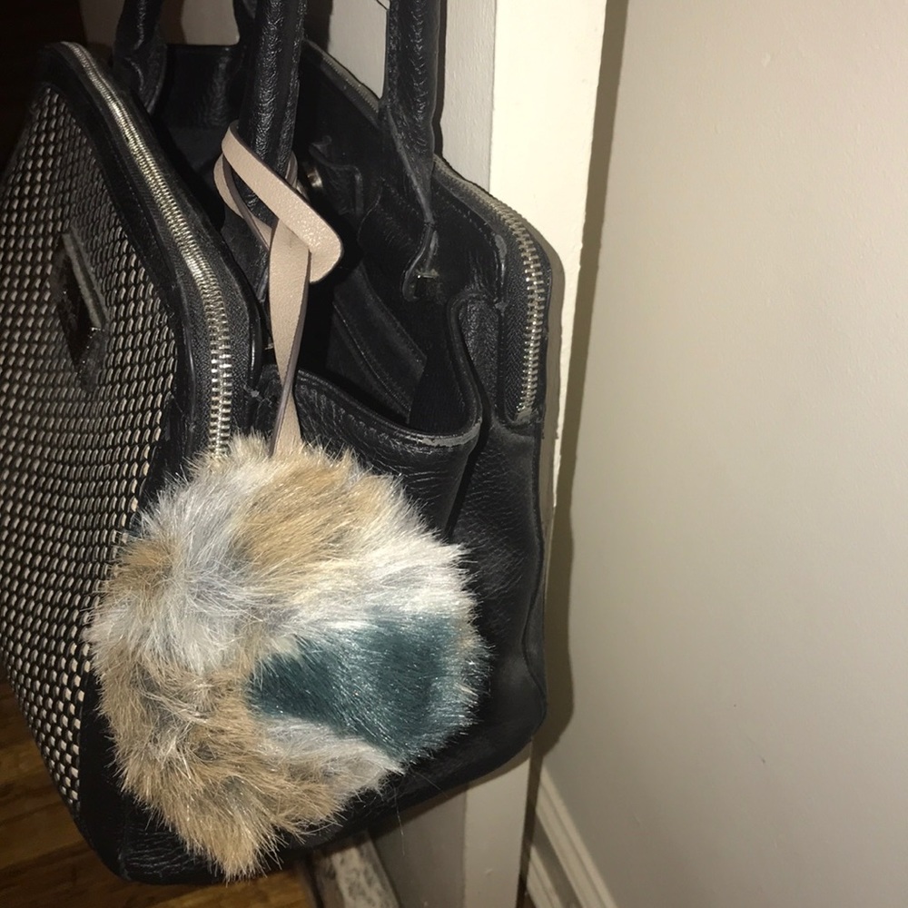 Faux fur bag Pom Pom